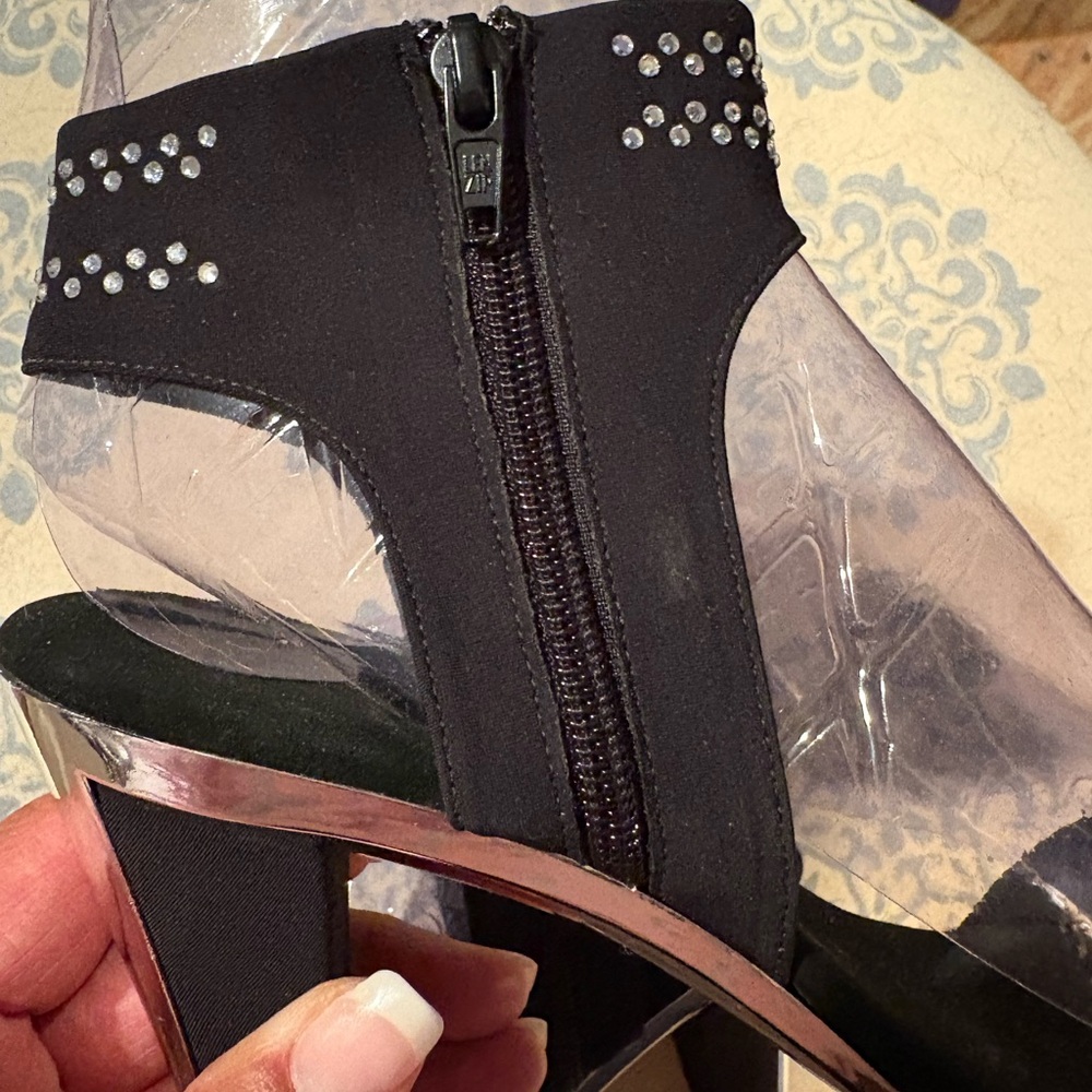 Onex Black and Silver Heels - Picture 8 of 15